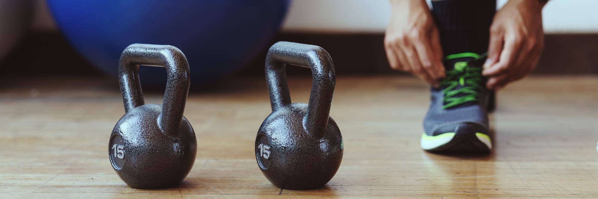Jak kettlebell winylowy 16 kg może odmienić twoje treningi siłowe