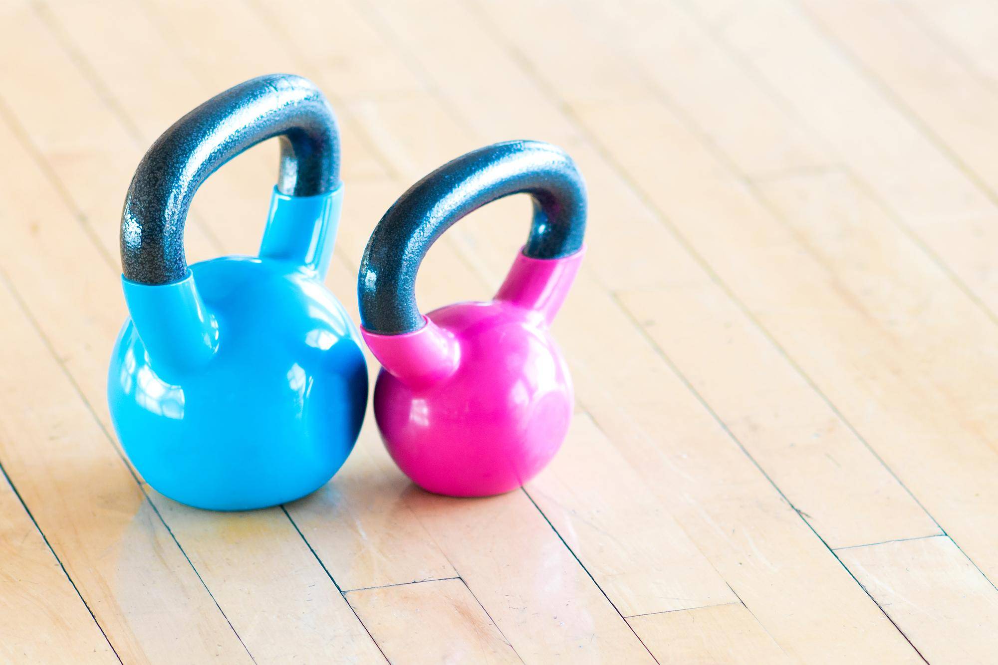Jak kettlebell winylowy 20 kg wpływa na efektywność treningu siłowego