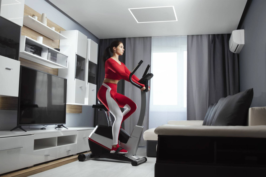 Jak wygląda trening cardio w domu w porównaniu ze sprzętem profesjonalnym?